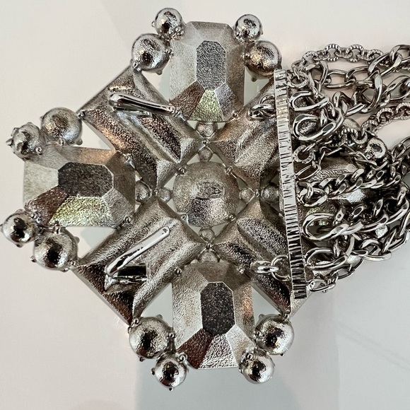 CHANEL SILVER TONE CHAIN CRYSTAL EMBELLISHED BELT NWOTS! - Picture 17 of 17